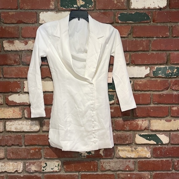 Superdown Armida Button Blazer Dress in
Ivory size XS NWT - Picture 2 of 3
